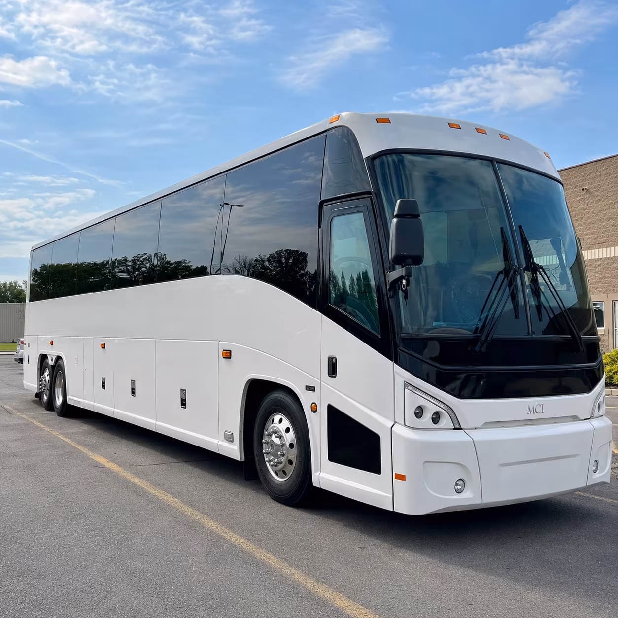 charter buses for groups headed to oak mountain amphitheatre in pelham